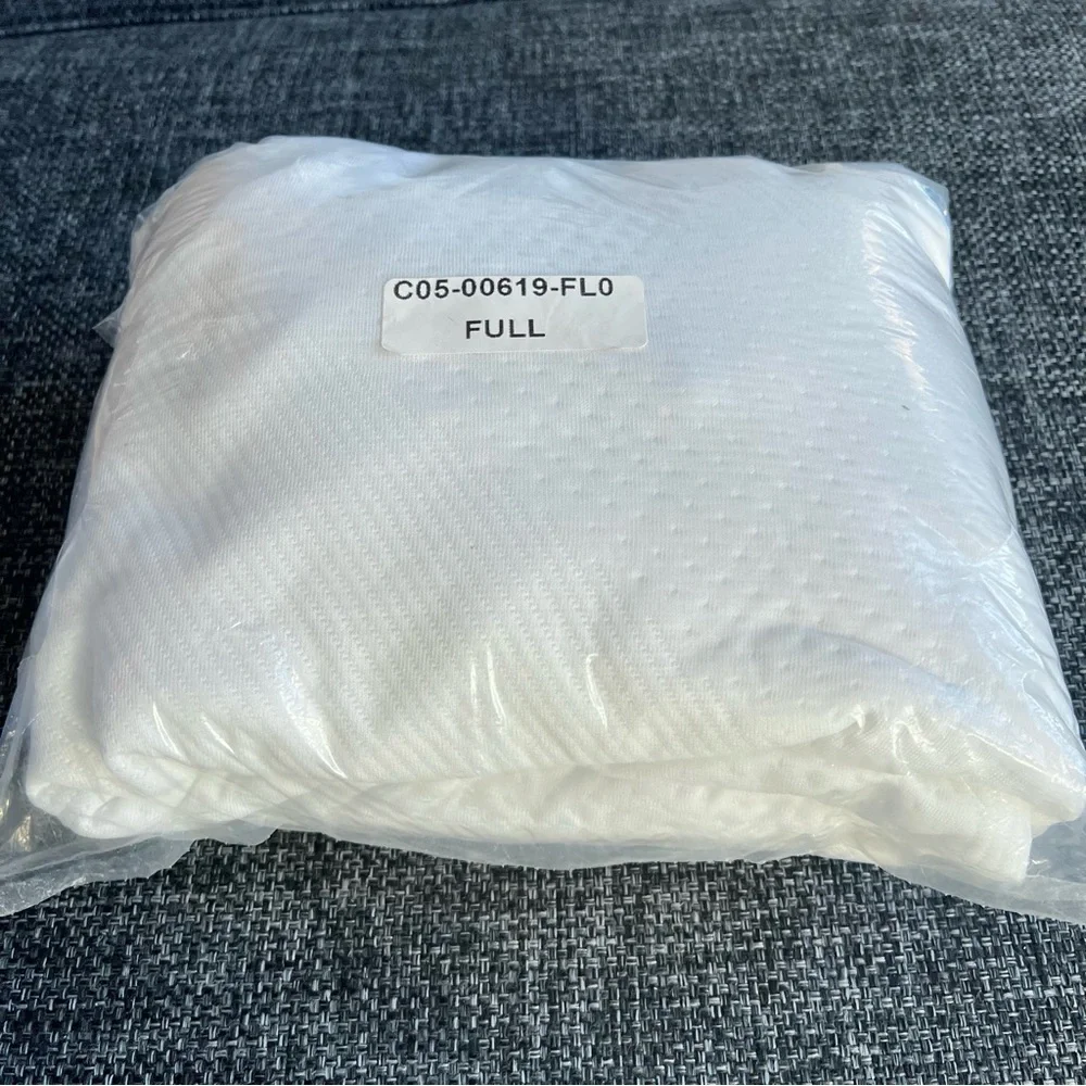 NWOT Sealy Mattress Cover- Full Size